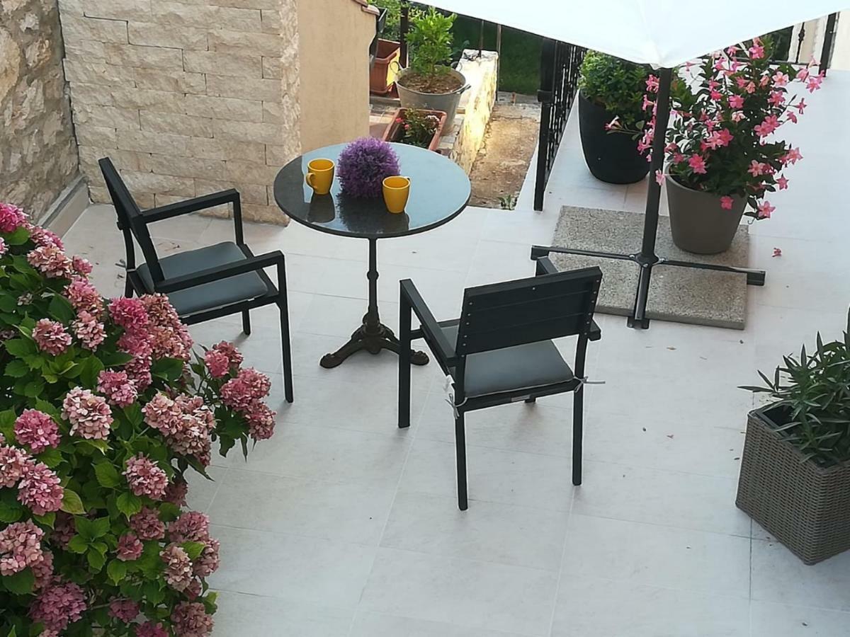 Studio Apartman Providence Σίμπενικ Εξωτερικό φωτογραφία
